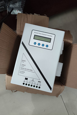 오프 그리드 MPPT 충전 컨트롤러 48V 1000W 배터리는 LCD 디스플레이와 연결했습니다